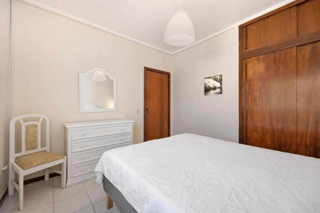 Apartamentos Torre Da Rocha Frente Ao Mar Portimão Exteriör bild